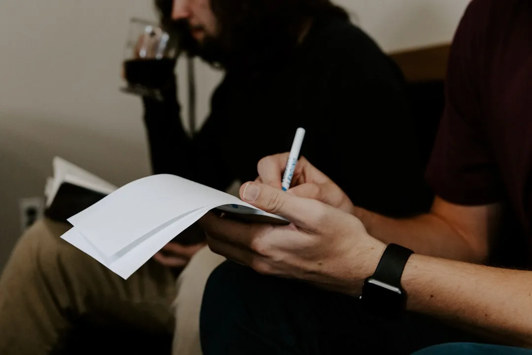 How to Take Meeting Notes Effectively - Complete Guide