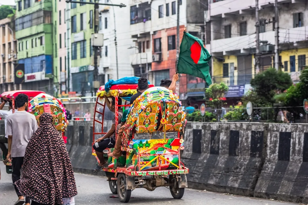 Bengali Dialects: Bangladesh vs West Bengal Guide