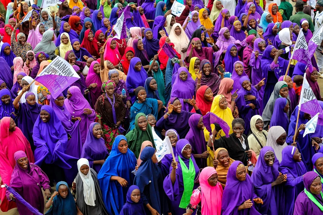 Swahili Colors and Descriptive Adjectives Reference