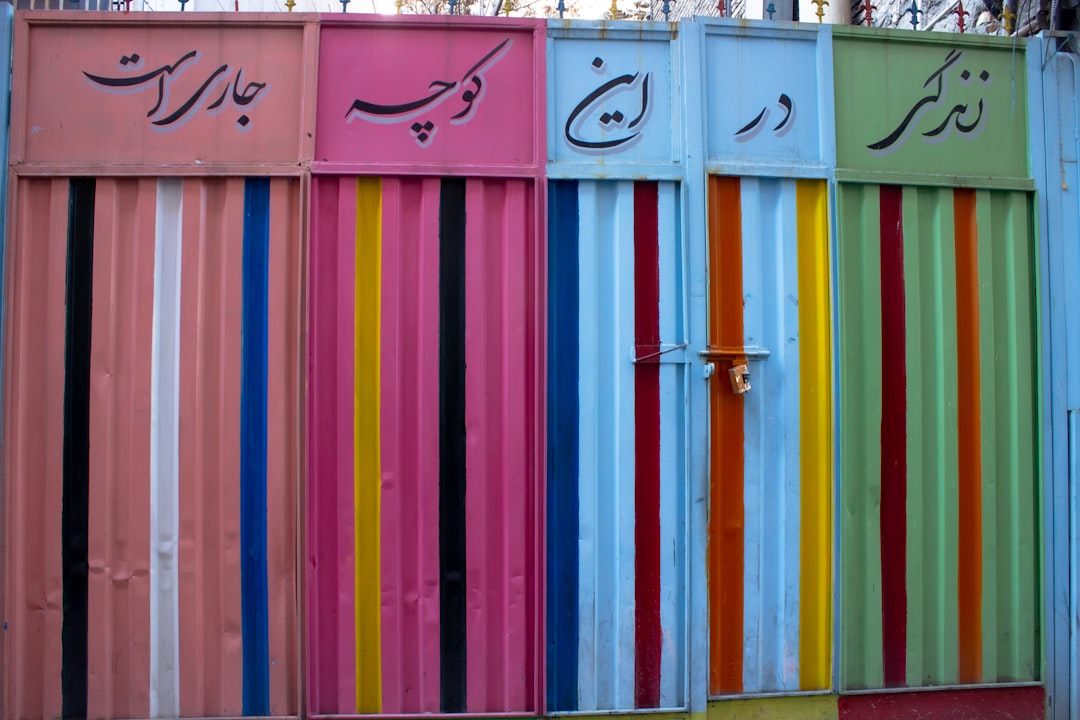 Urdu Colors, Adjectives and Descriptions Reference